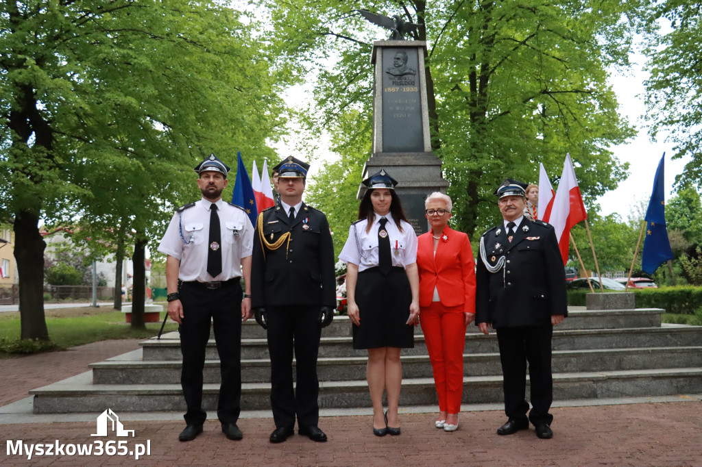 Fotorelacja: Gminne Obchody Święta Konstytucji i Dnia Strażaka w Poraju