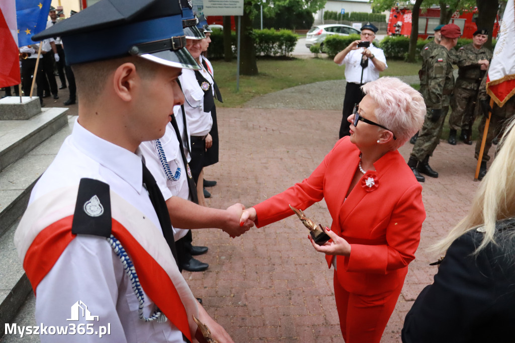 Fotorelacja: Gminne Obchody Święta Konstytucji i Dnia Strażaka w Poraju