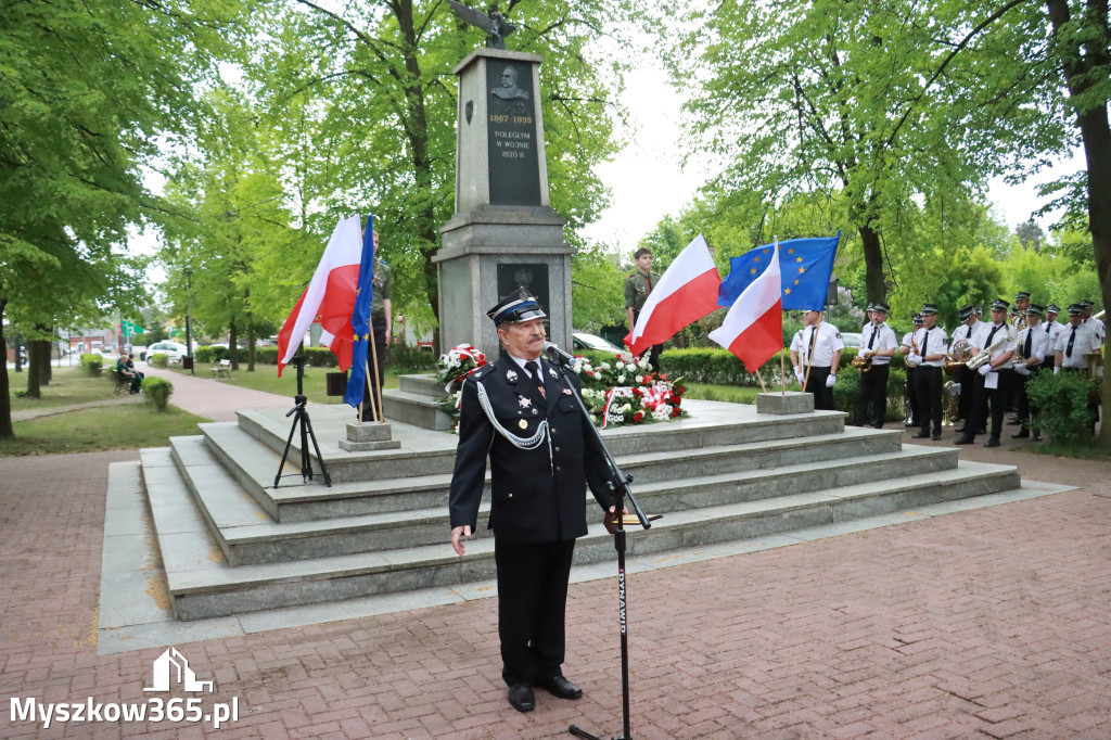 Fotorelacja: Gminne Obchody Święta Konstytucji i Dnia Strażaka w Poraju