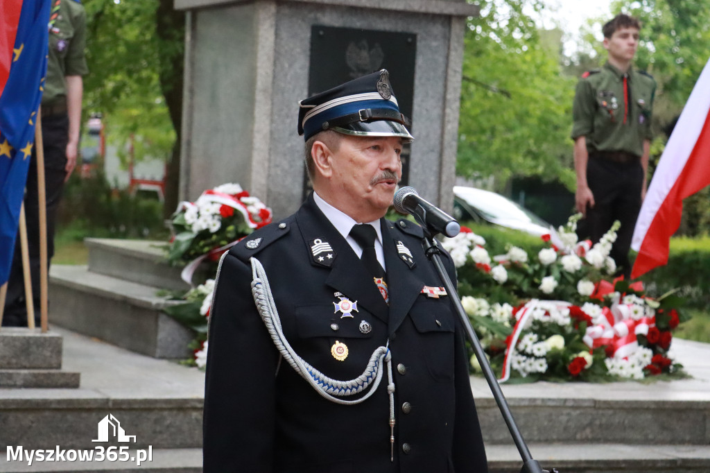 Fotorelacja: Gminne Obchody Święta Konstytucji i Dnia Strażaka w Poraju