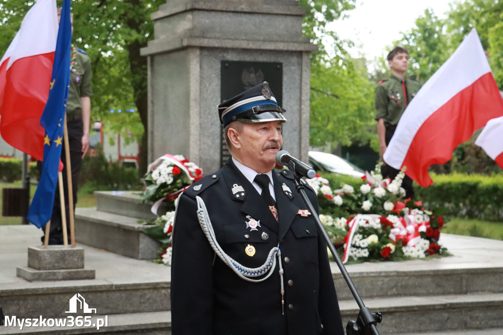 Fotorelacja: Gminne Obchody Święta Konstytucji i Dnia Strażaka w Poraju