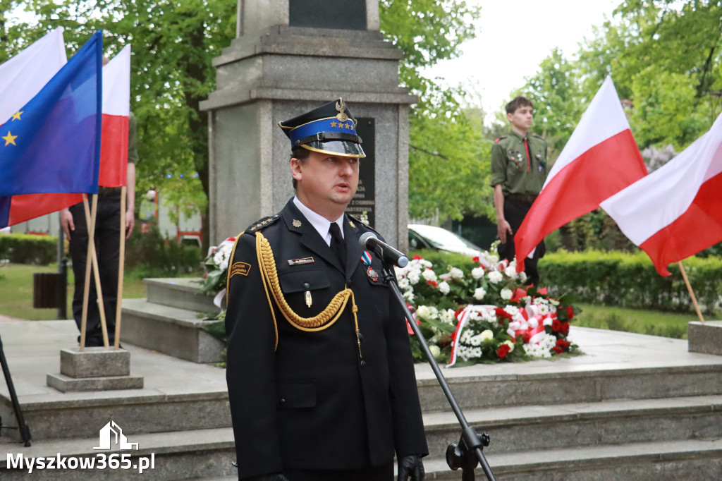 Fotorelacja: Gminne Obchody Święta Konstytucji i Dnia Strażaka w Poraju