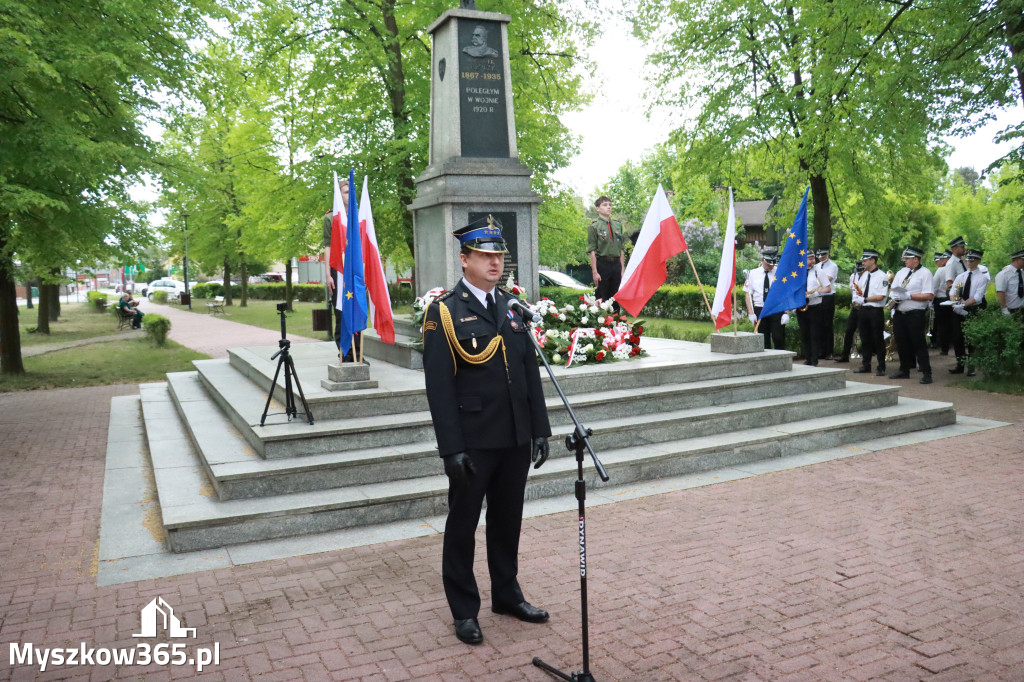 Fotorelacja: Gminne Obchody Święta Konstytucji i Dnia Strażaka w Poraju