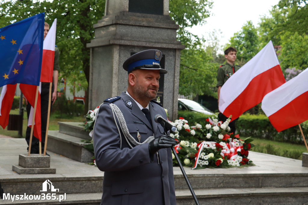 Fotorelacja: Gminne Obchody Święta Konstytucji i Dnia Strażaka w Poraju