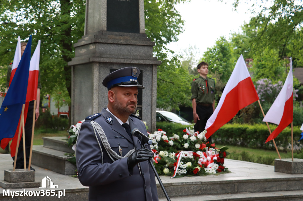 Fotorelacja: Gminne Obchody Święta Konstytucji i Dnia Strażaka w Poraju