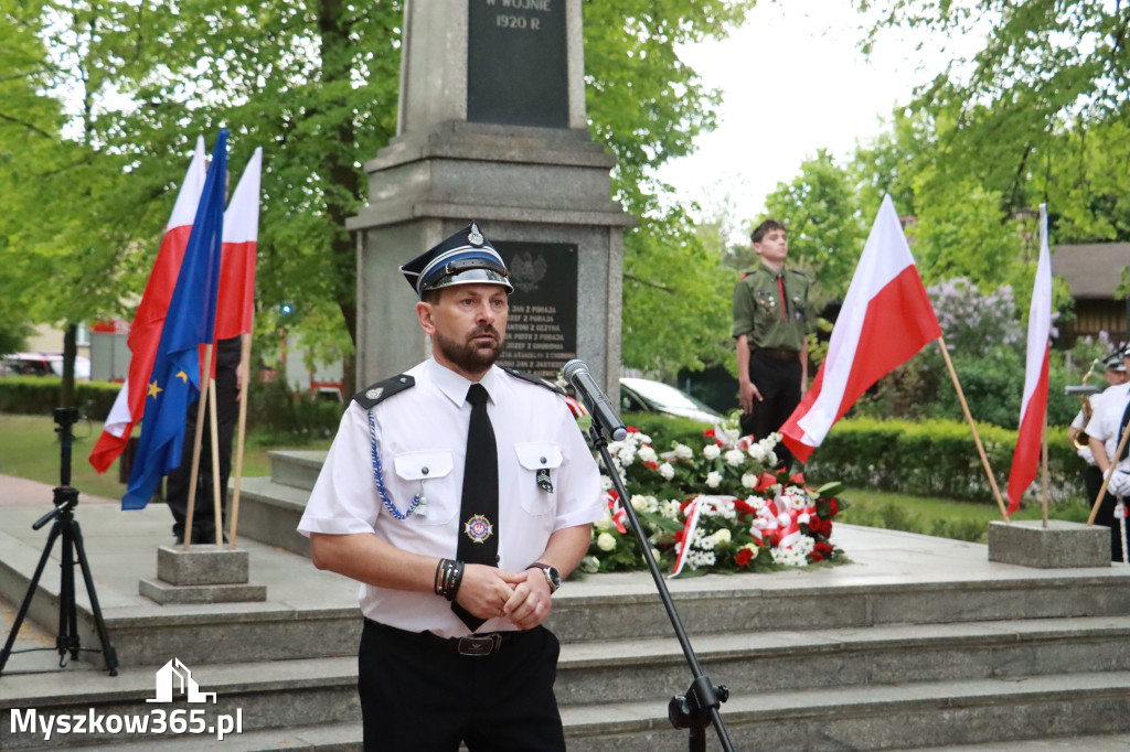 Fotorelacja: Gminne Obchody Święta Konstytucji i Dnia Strażaka w Poraju