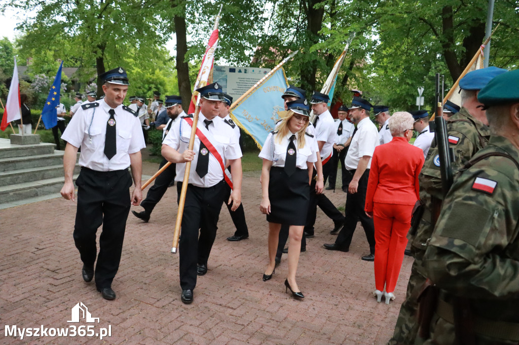 Fotorelacja: Gminne Obchody Święta Konstytucji i Dnia Strażaka w Poraju