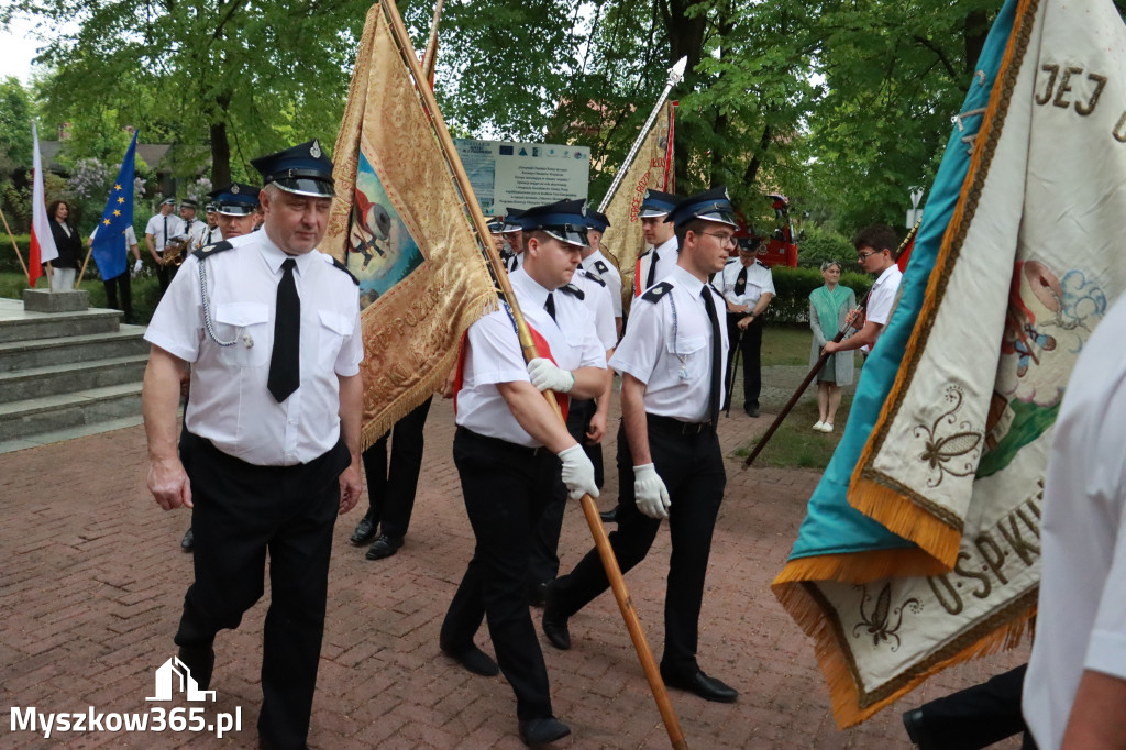 Fotorelacja: Gminne Obchody Święta Konstytucji i Dnia Strażaka w Poraju