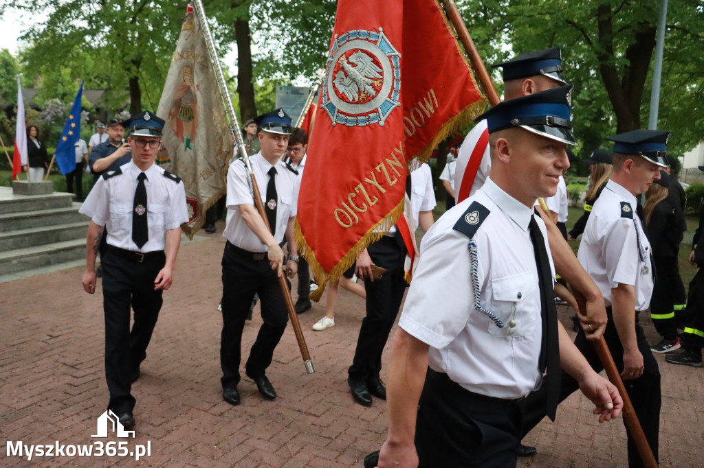 Fotorelacja: Gminne Obchody Święta Konstytucji i Dnia Strażaka w Poraju