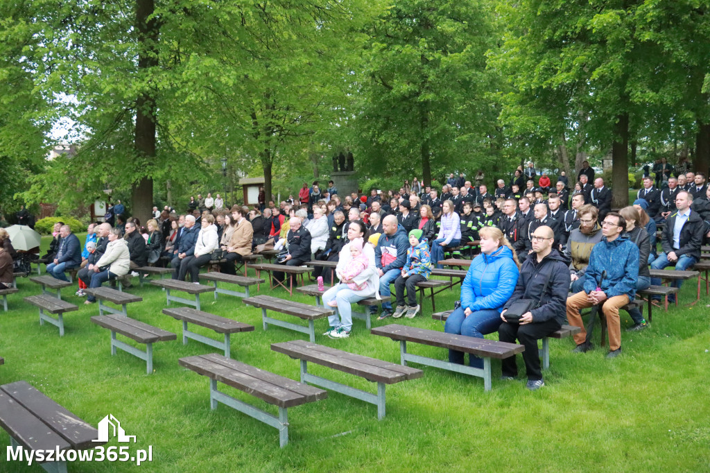 Fotorelacja: Pielgrzymka Rodzin Strażackich do Sanktuarium w Leśniowie