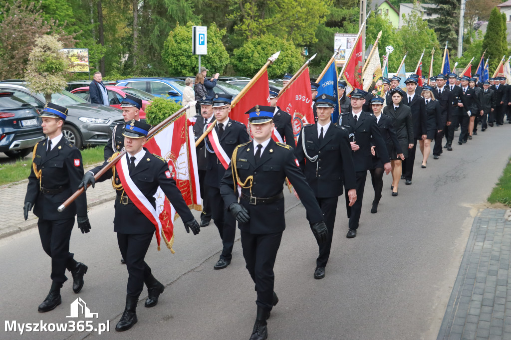 Fotorelacja: Pielgrzymka Rodzin Strażackich do Sanktuarium w Leśniowie