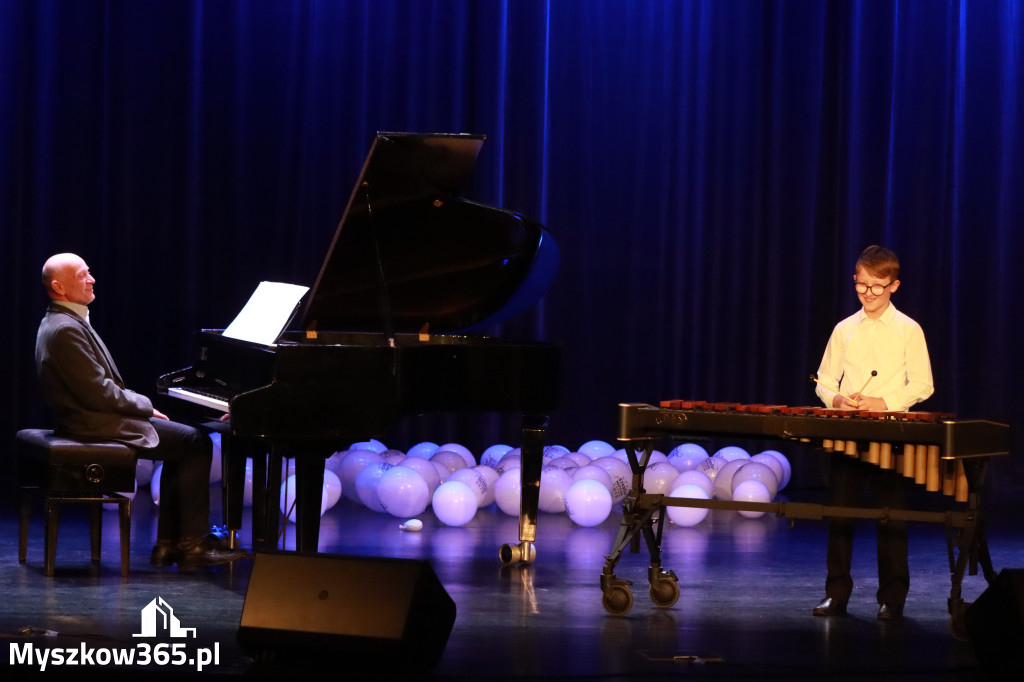 Fotorelacja: Koncert Jubileuszowy Szkoły Muzycznej w Myszkowie