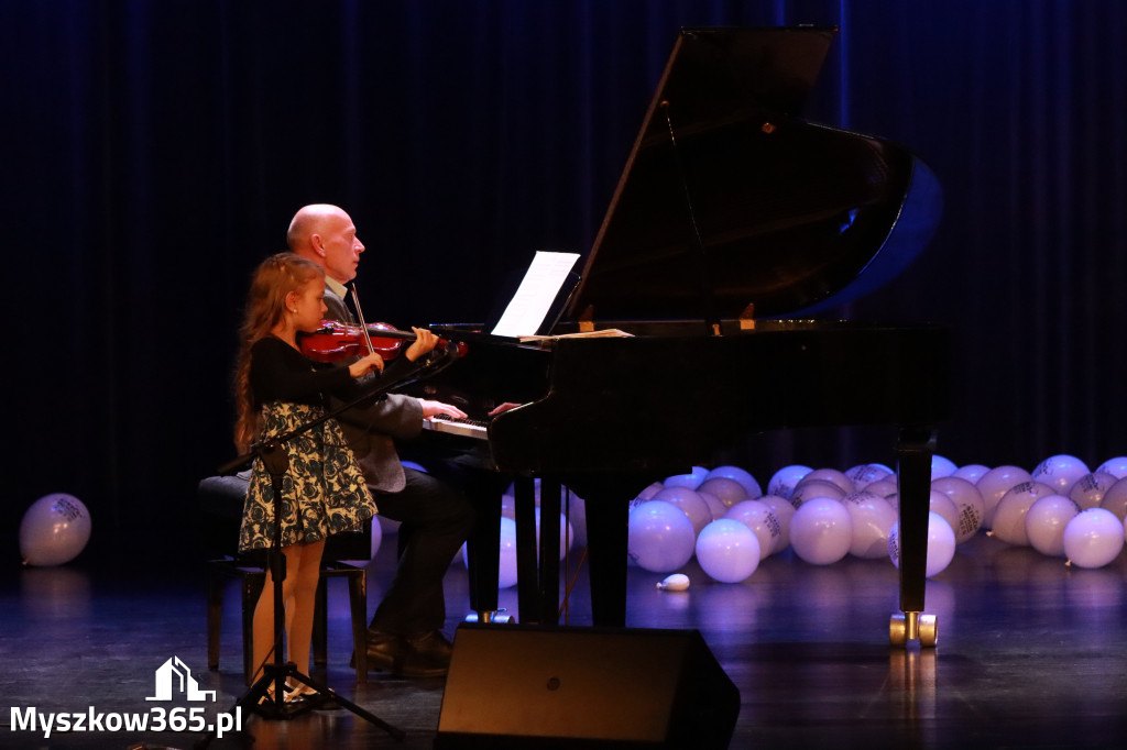 Fotorelacja: Koncert Jubileuszowy Szkoły Muzycznej w Myszkowie