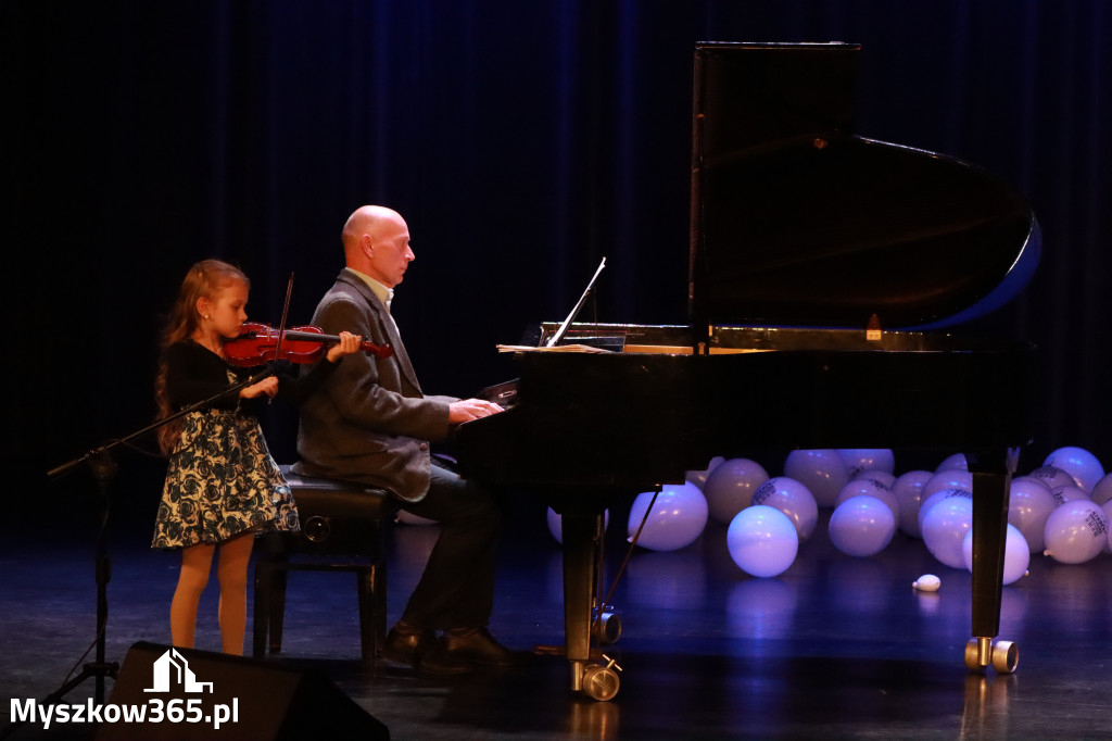 Fotorelacja: Koncert Jubileuszowy Szkoły Muzycznej w Myszkowie