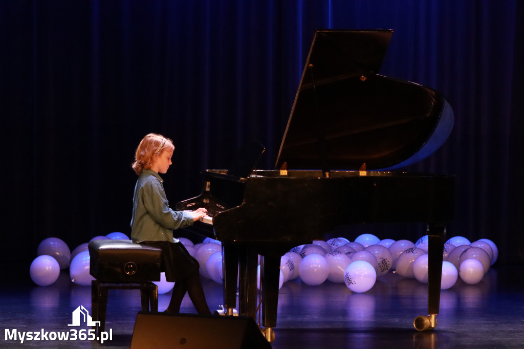 Fotorelacja: Koncert Jubileuszowy Szkoły Muzycznej w Myszkowie