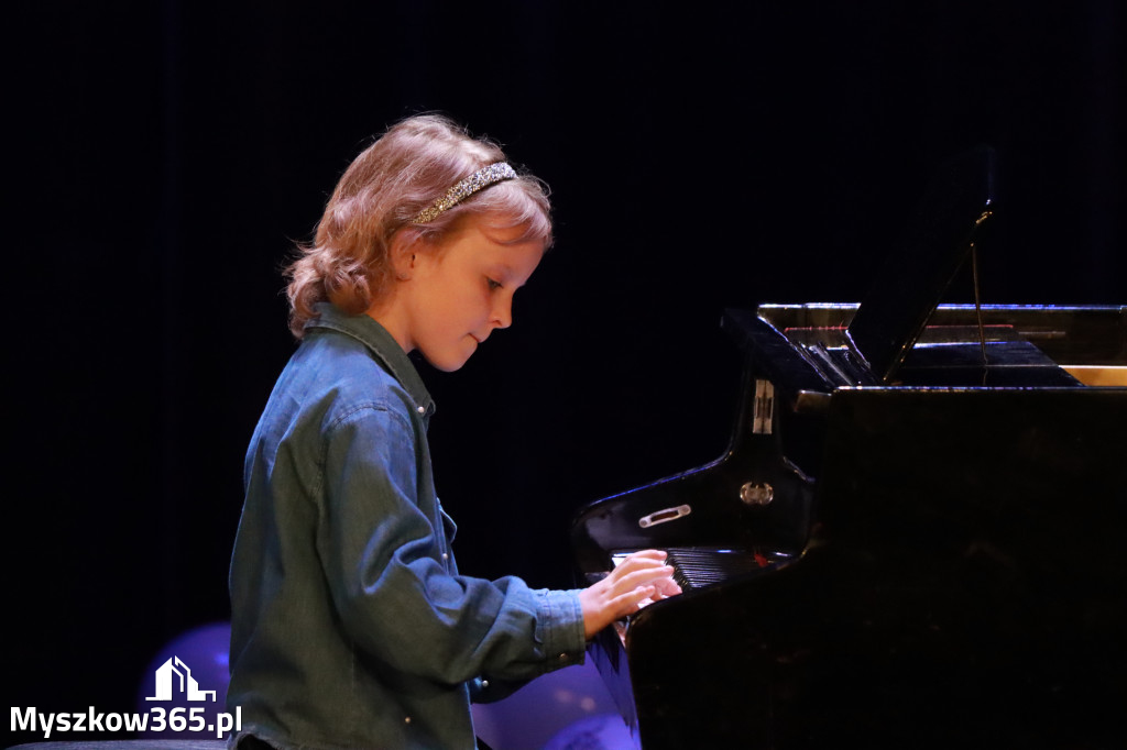 Fotorelacja: Koncert Jubileuszowy Szkoły Muzycznej w Myszkowie