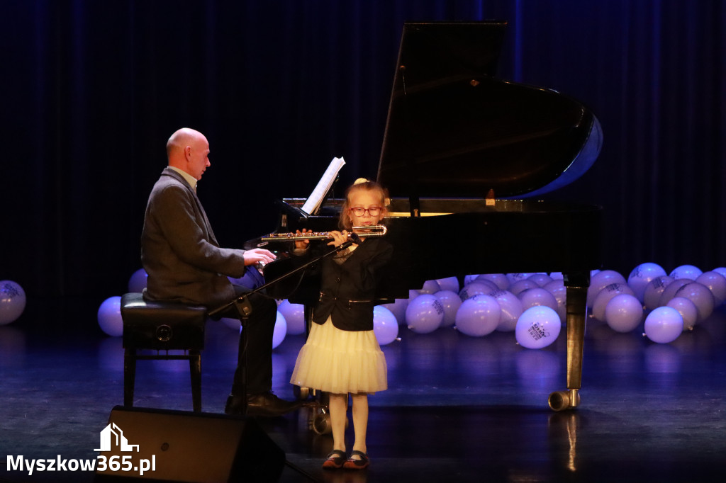 Fotorelacja: Koncert Jubileuszowy Szkoły Muzycznej w Myszkowie