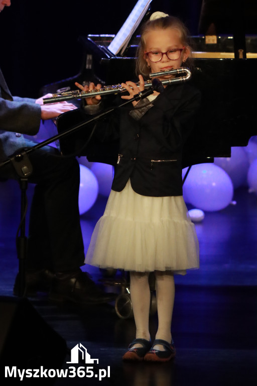 Fotorelacja: Koncert Jubileuszowy Szkoły Muzycznej w Myszkowie