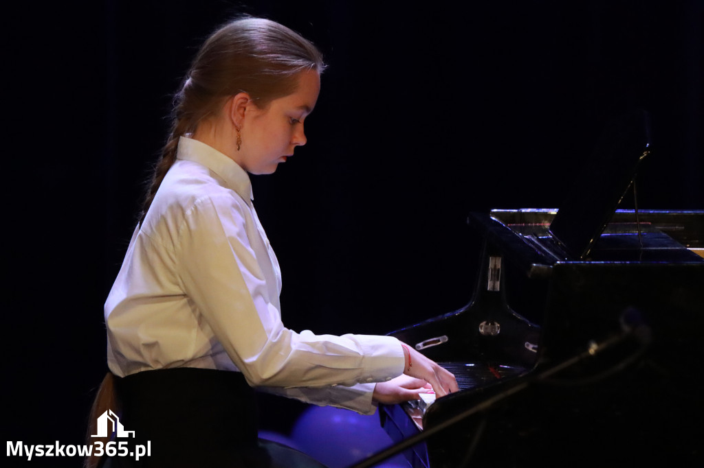 Fotorelacja: Koncert Jubileuszowy Szkoły Muzycznej w Myszkowie