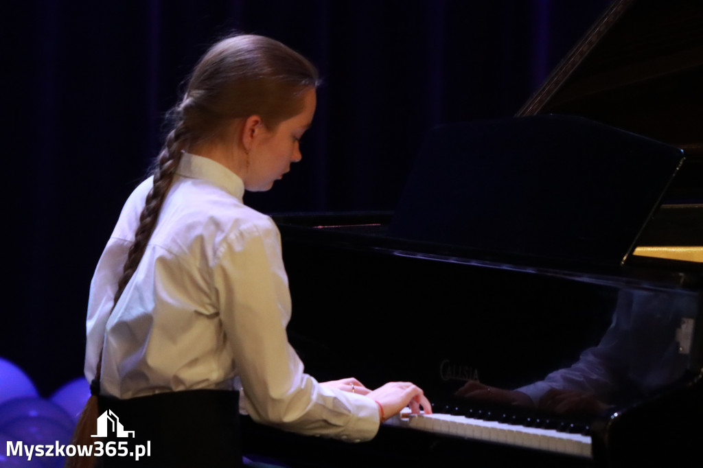 Fotorelacja: Koncert Jubileuszowy Szkoły Muzycznej w Myszkowie