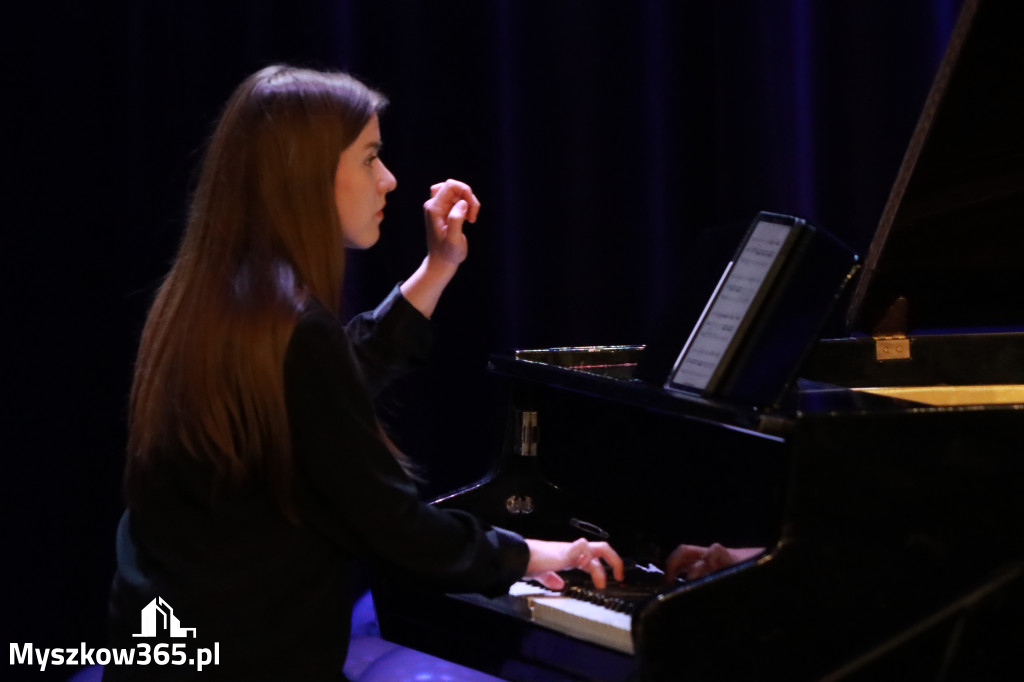 Fotorelacja: Koncert Jubileuszowy Szkoły Muzycznej w Myszkowie