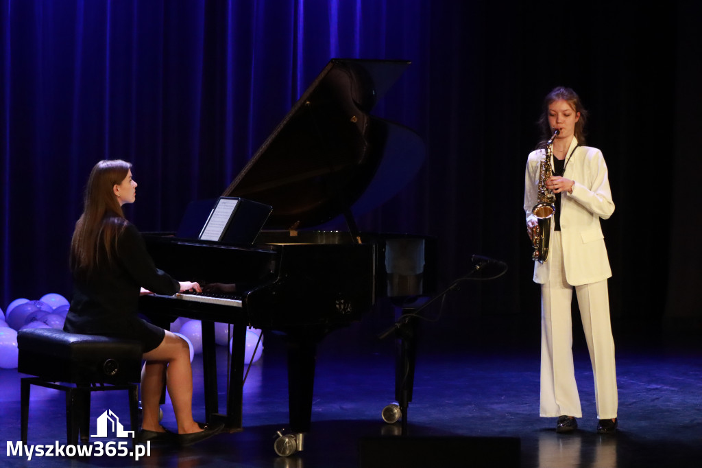 Fotorelacja: Koncert Jubileuszowy Szkoły Muzycznej w Myszkowie