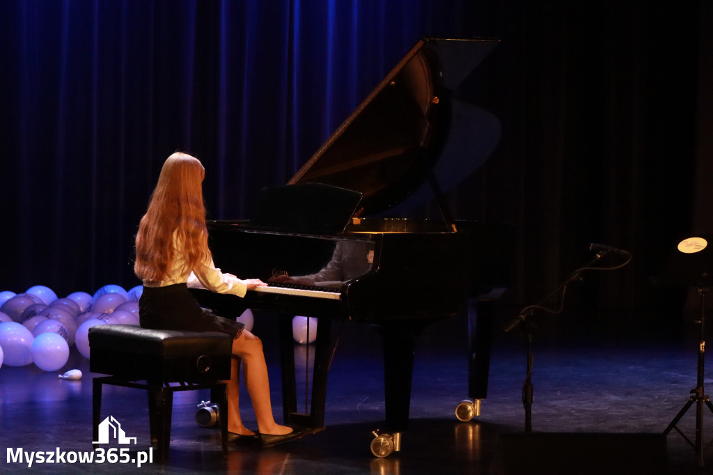 Fotorelacja: Koncert Jubileuszowy Szkoły Muzycznej w Myszkowie