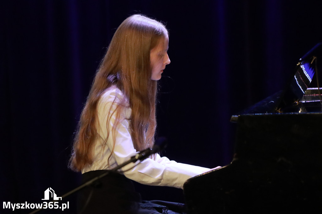 Fotorelacja: Koncert Jubileuszowy Szkoły Muzycznej w Myszkowie
