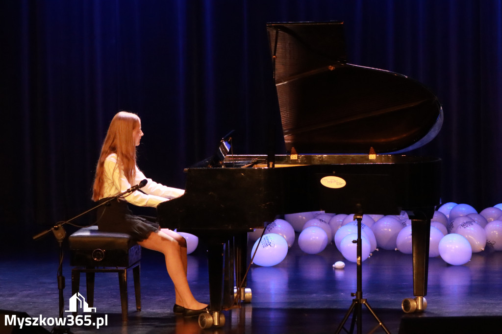 Fotorelacja: Koncert Jubileuszowy Szkoły Muzycznej w Myszkowie