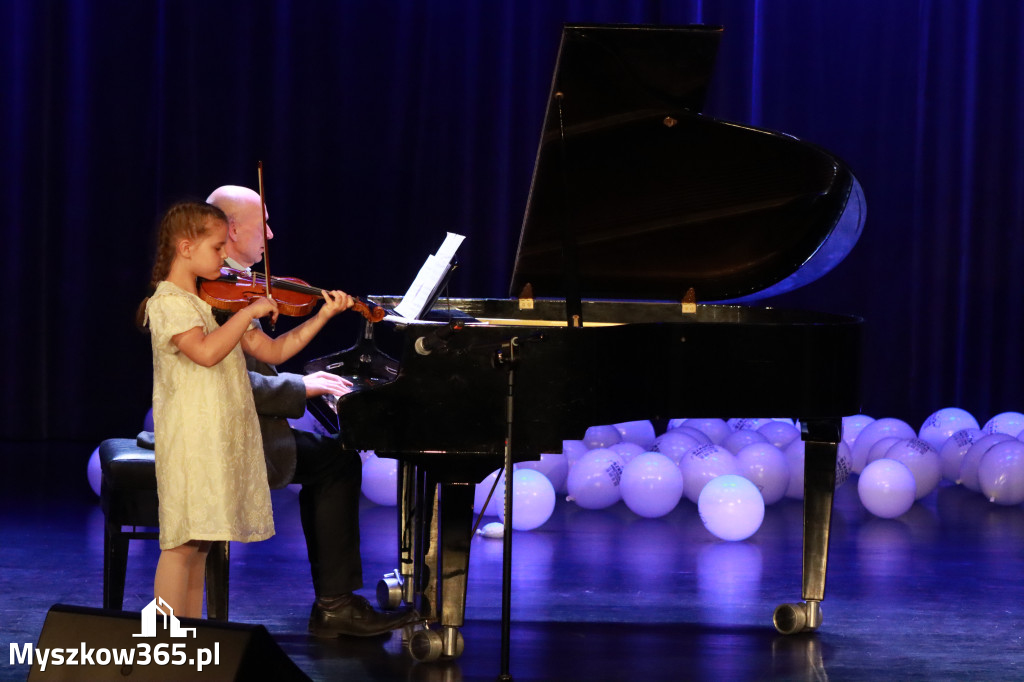 Fotorelacja: Koncert Jubileuszowy Szkoły Muzycznej w Myszkowie