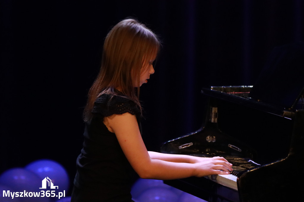 Fotorelacja: Koncert Jubileuszowy Szkoły Muzycznej w Myszkowie