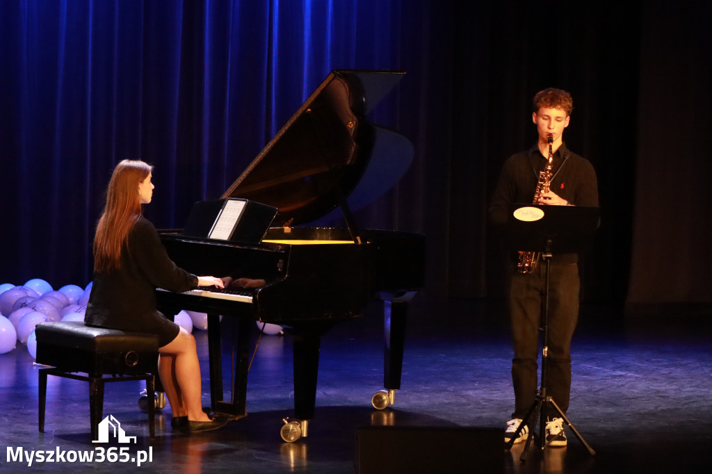 Fotorelacja: Koncert Jubileuszowy Szkoły Muzycznej w Myszkowie