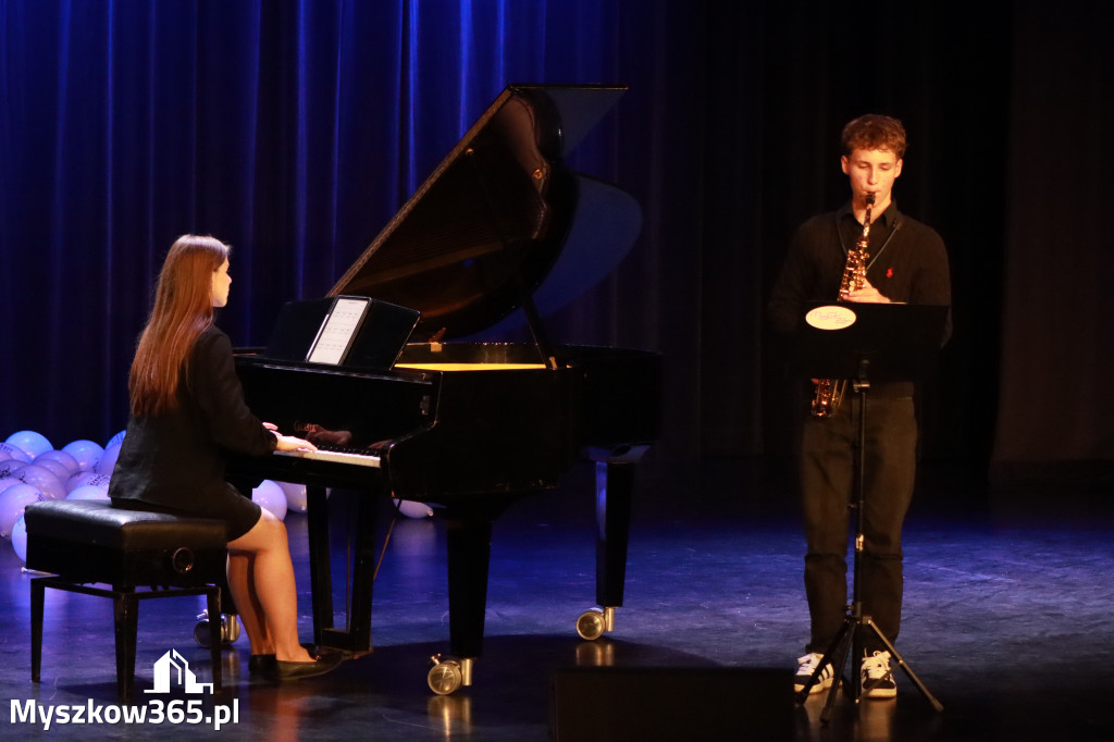 Fotorelacja: Koncert Jubileuszowy Szkoły Muzycznej w Myszkowie