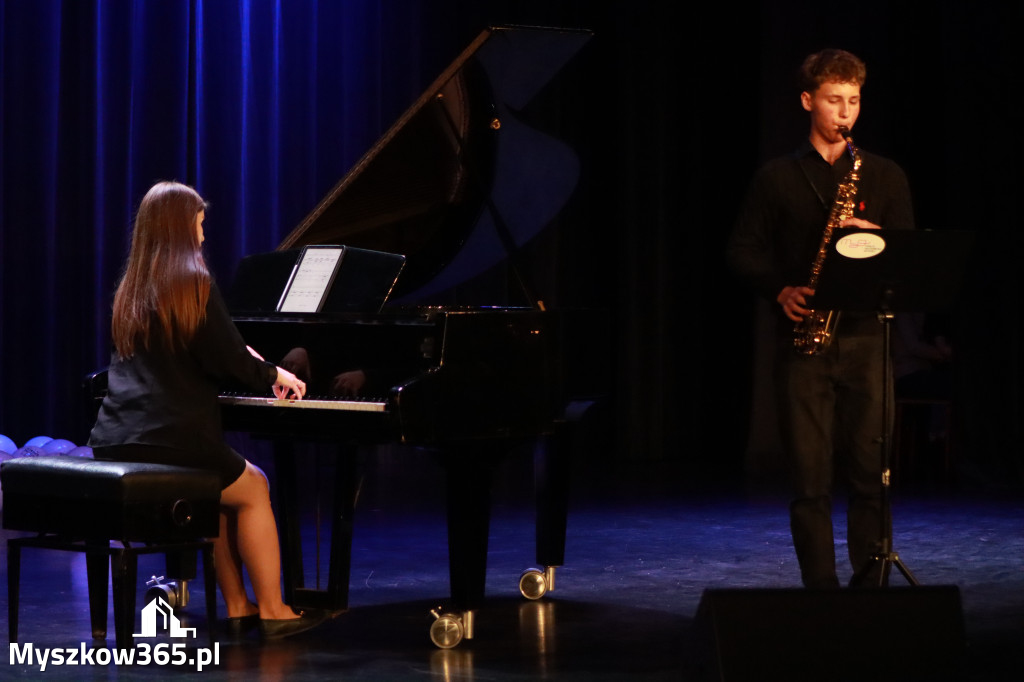 Fotorelacja: Koncert Jubileuszowy Szkoły Muzycznej w Myszkowie