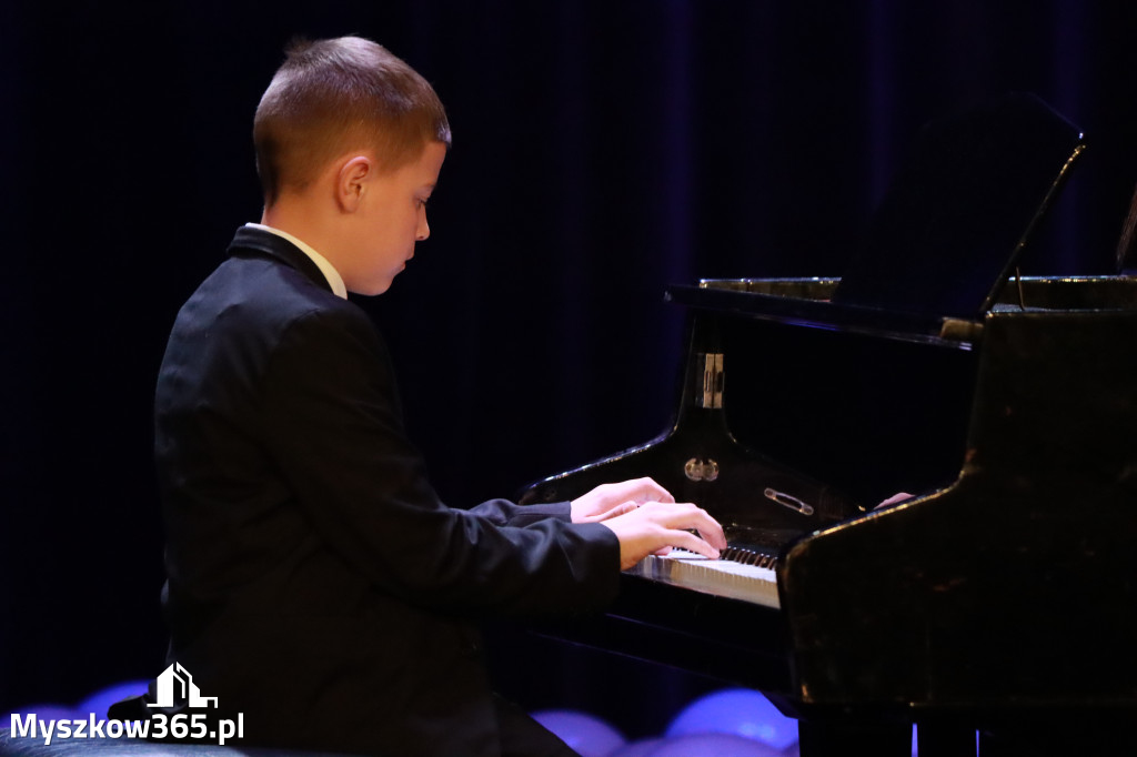 Fotorelacja: Koncert Jubileuszowy Szkoły Muzycznej w Myszkowie