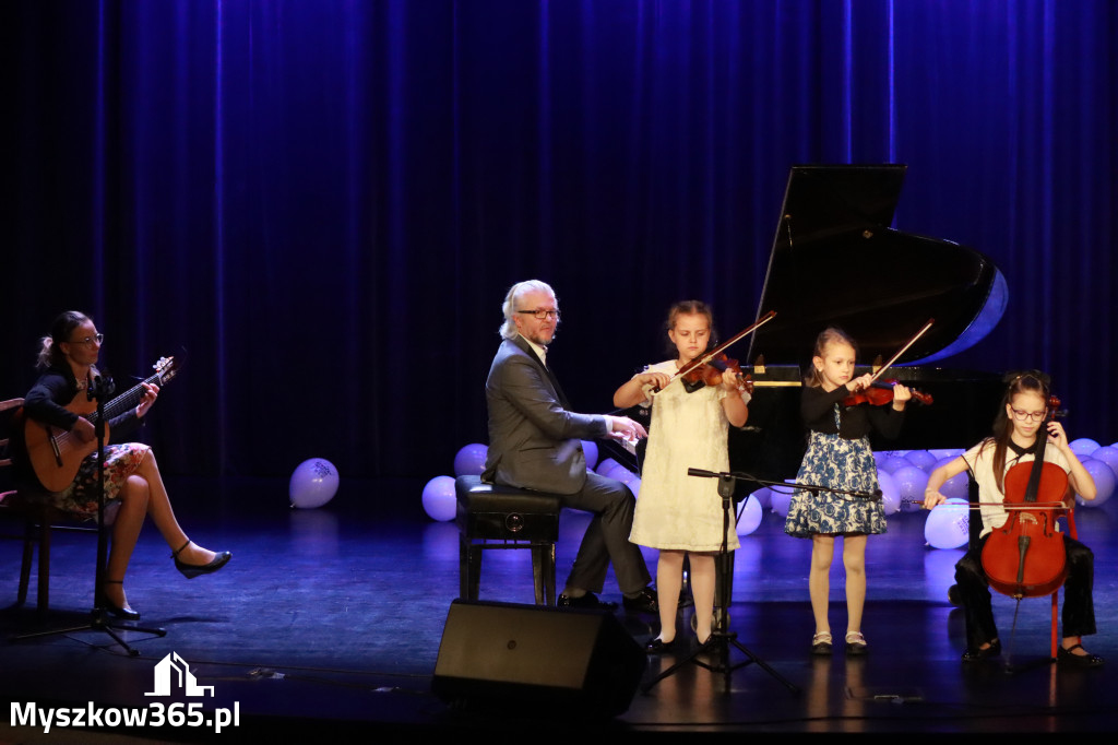 Fotorelacja: Koncert Jubileuszowy Szkoły Muzycznej w Myszkowie