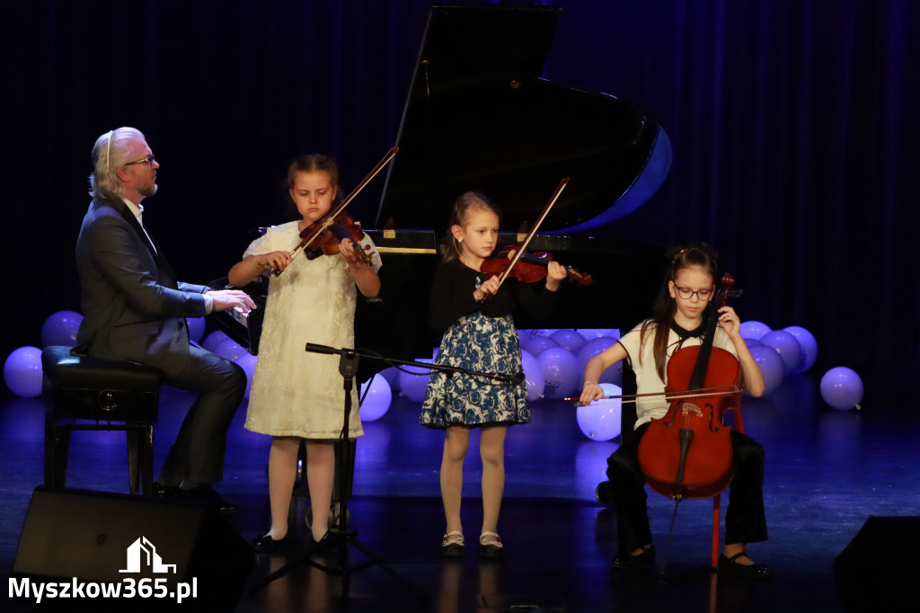 Fotorelacja: Koncert Jubileuszowy Szkoły Muzycznej w Myszkowie