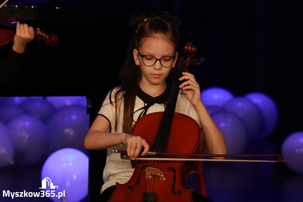 Fotorelacja: Koncert Jubileuszowy Szkoły Muzycznej w Myszkowie