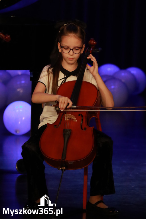 Fotorelacja: Koncert Jubileuszowy Szkoły Muzycznej w Myszkowie