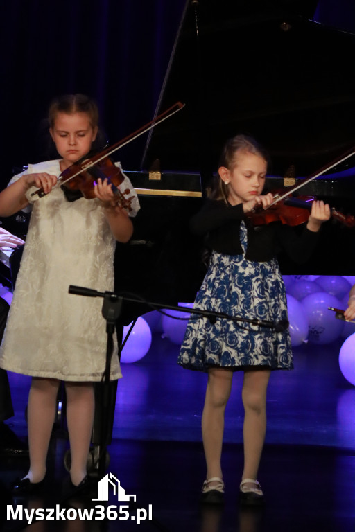 Fotorelacja: Koncert Jubileuszowy Szkoły Muzycznej w Myszkowie