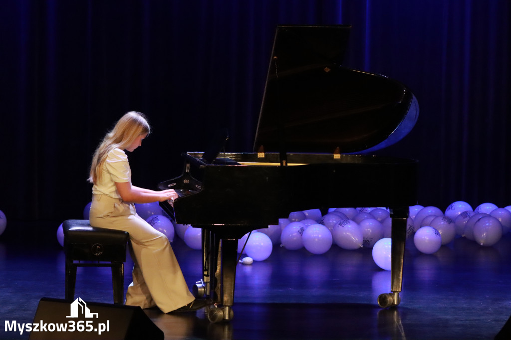 Fotorelacja: Koncert Jubileuszowy Szkoły Muzycznej w Myszkowie