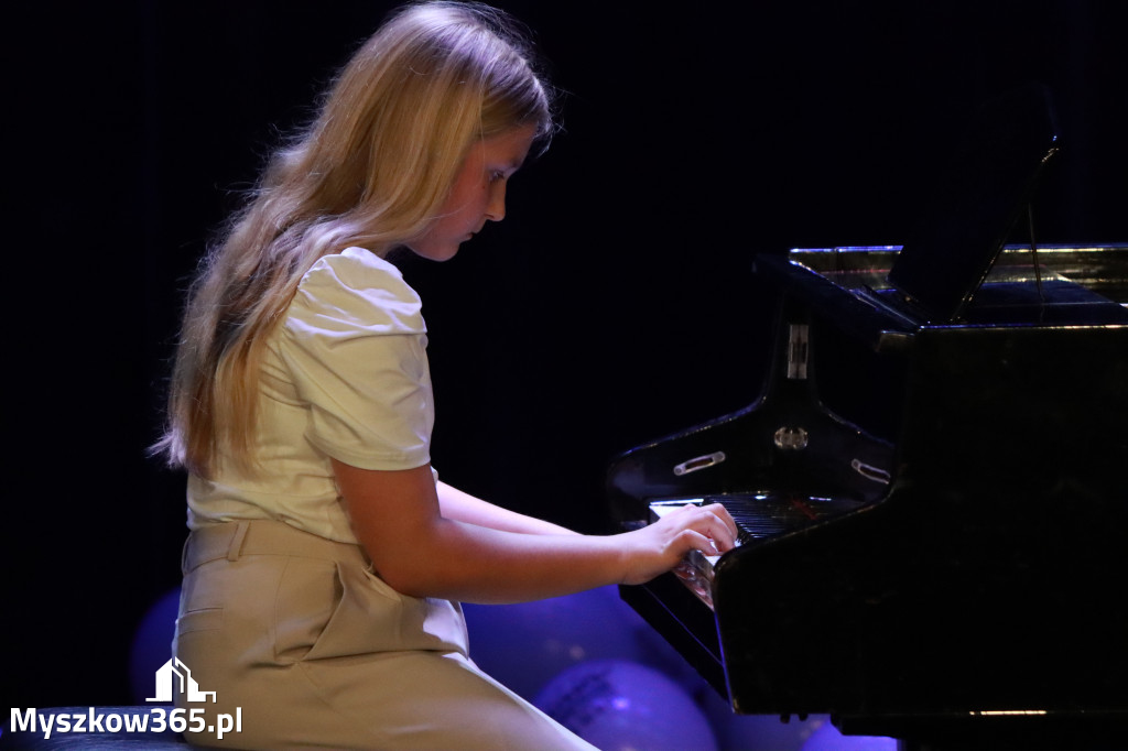Fotorelacja: Koncert Jubileuszowy Szkoły Muzycznej w Myszkowie