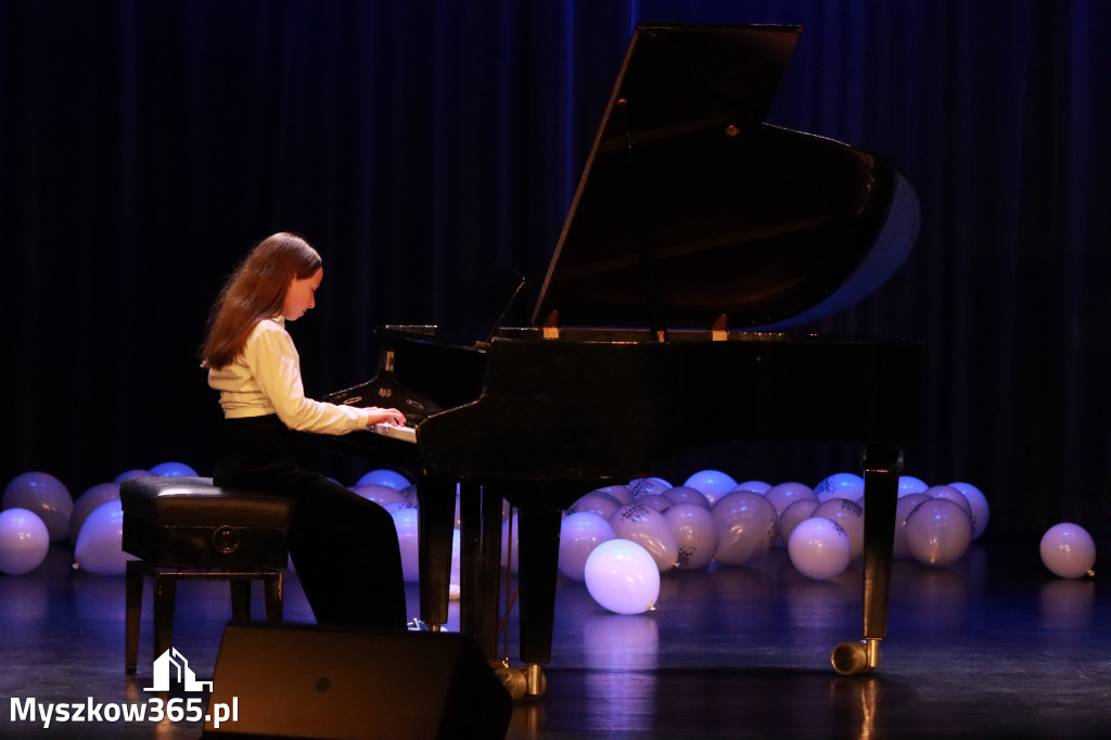 Fotorelacja: Koncert Jubileuszowy Szkoły Muzycznej w Myszkowie