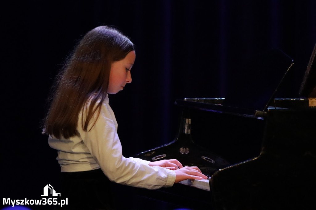 Fotorelacja: Koncert Jubileuszowy Szkoły Muzycznej w Myszkowie