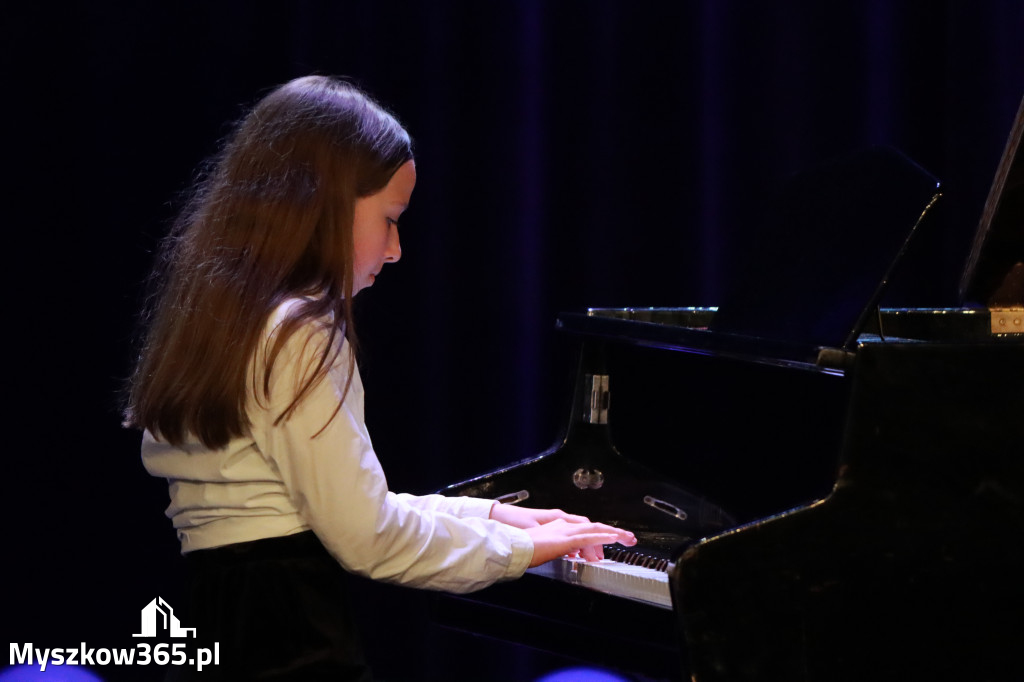 Fotorelacja: Koncert Jubileuszowy Szkoły Muzycznej w Myszkowie