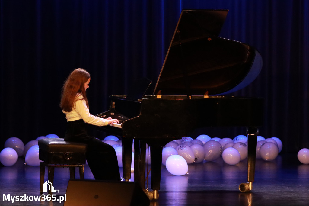 Fotorelacja: Koncert Jubileuszowy Szkoły Muzycznej w Myszkowie