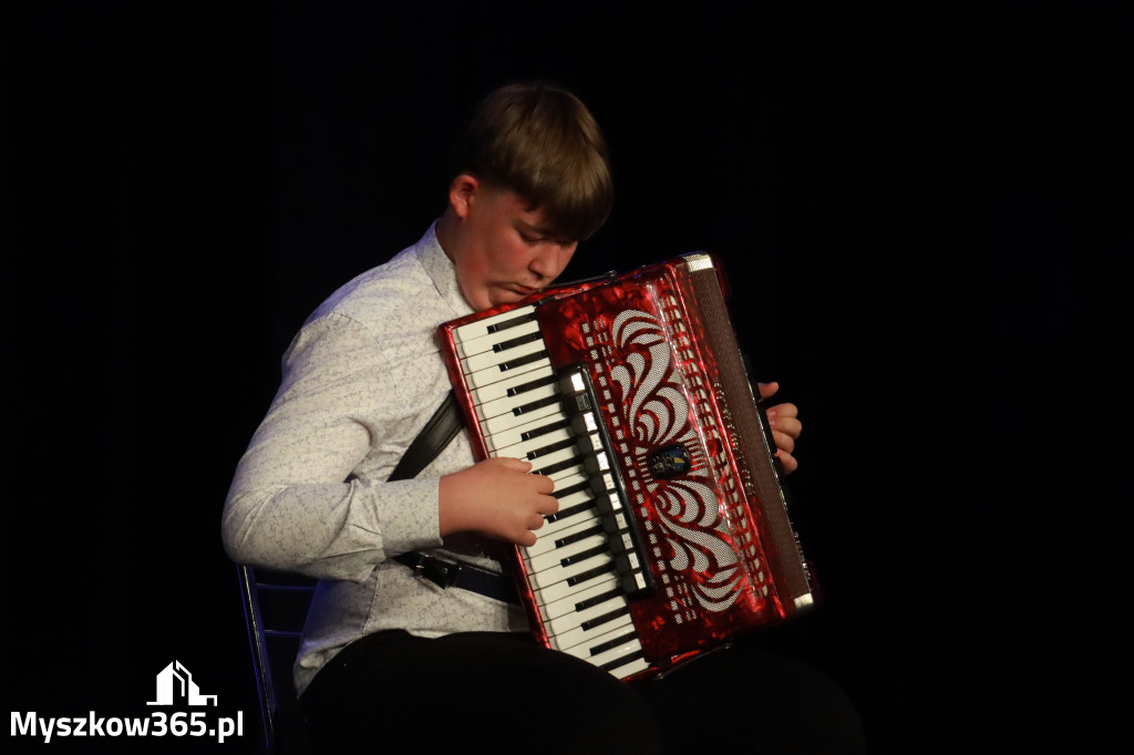 Fotorelacja: Koncert Jubileuszowy Szkoły Muzycznej w Myszkowie