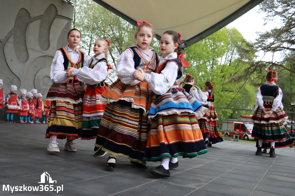 Fotorelacja: VII Familijny Bieg z Książką w Myszkowie