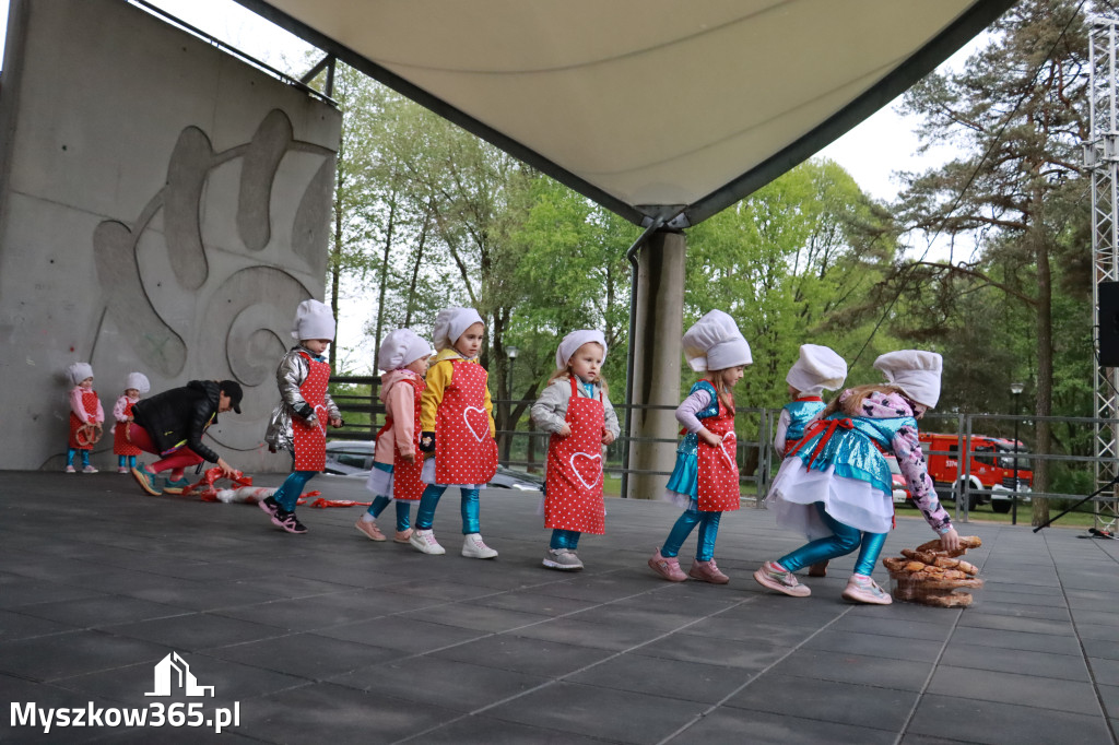 Fotorelacja: VII Familijny Bieg z Książką w Myszkowie