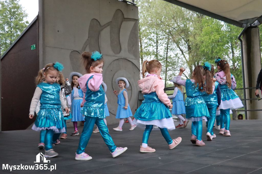 Fotorelacja: VII Familijny Bieg z Książką w Myszkowie